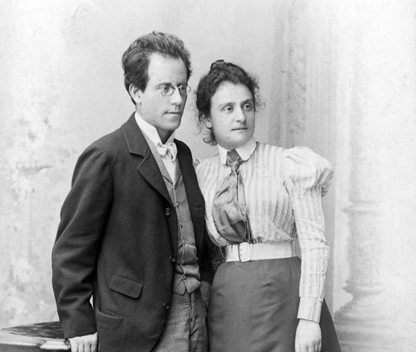 Mahler met zijn zus…